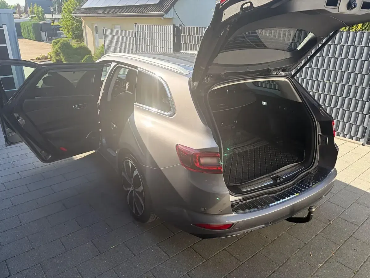 Gebraucht Renault Talisman Intens 160 PS (117 kW) 2018 Silber Kombi