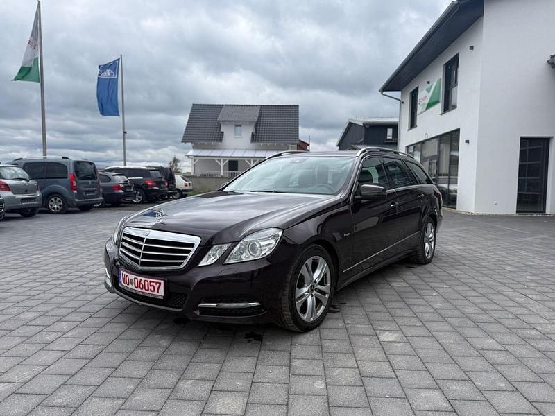 Gebraucht Mercedes E220 170 PS (125 kW) 2010 Braun Kombi
