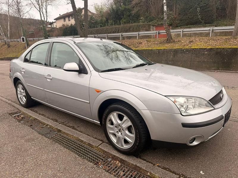 Gebraucht Ford Mondeo Trend 125 PS (91 kW) 2001 Silber Limousine