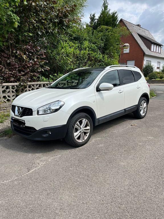 Weiß Gebraucht 2013 Nissan Qashqai +2 Acenta SUV | 9.900 € (Etwas zu teuer) - Bild 1/4