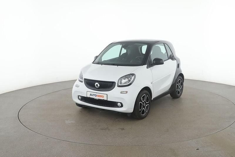 Weiß Gebraucht 2019 Smart ForTwo Coupé Basis Kleinwagen | 15.340 € (Etwas zu teuer) - Bild 1/3