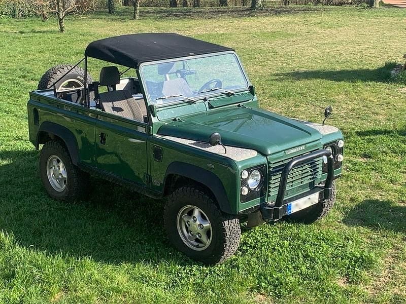 Grün Gebraucht 1999 Land Rover Defender SUV | 37.500 € - Bild 1/4