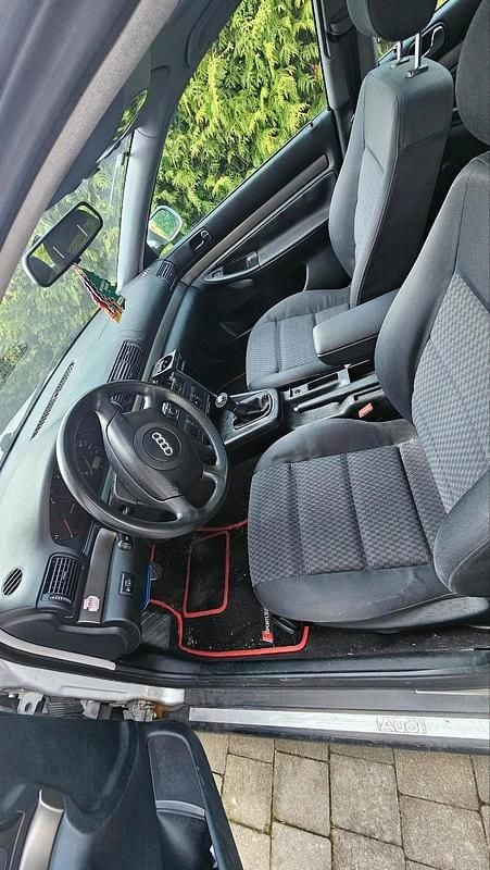 Gebraucht Audi A4 115 PS (84 kW) 2001 Silber Kombi