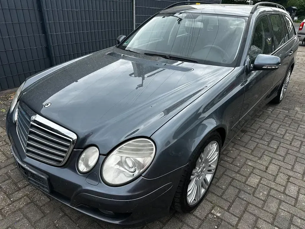 Gebraucht Mercedes E280 190 PS (139 kW) 2007 Grau Kombi
