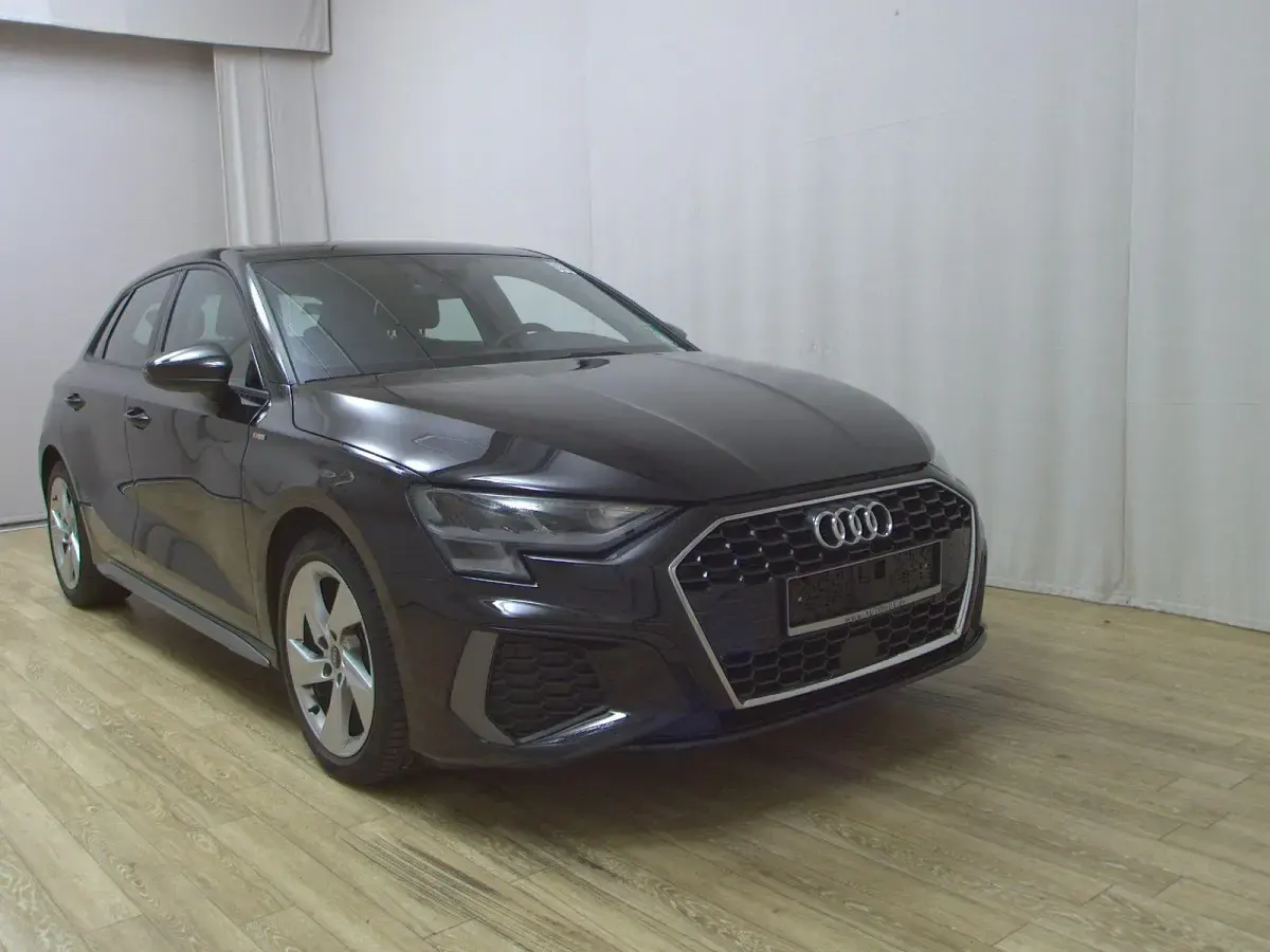 Gebraucht Audi A3 S-Line 116 PS (85 kW) 2022 Schwarz Limousine