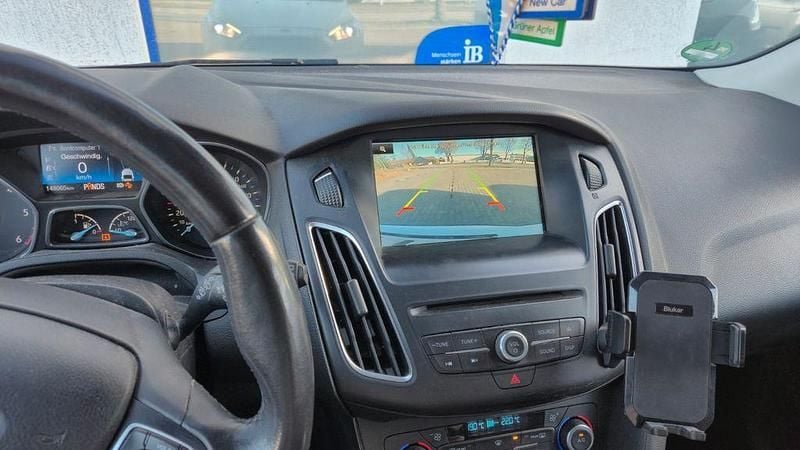 Gebraucht Ford Focus 120 PS (88 kW) 2015 Weiß Limousine