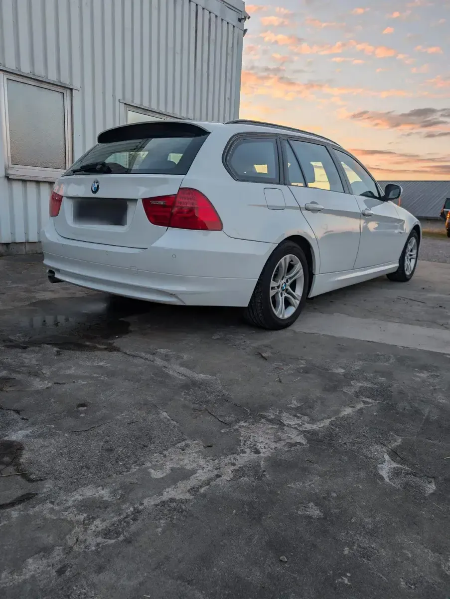 Gebraucht BMW 318 143 PS (105 kW) 2012 Weiß Kombi