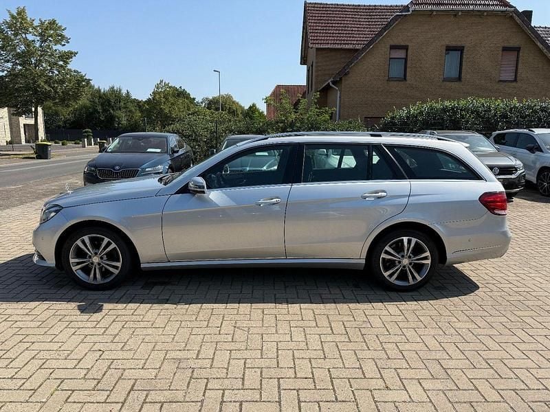 Gebraucht Mercedes E220 170 PS (125 kW) 2015 Silber Kombi