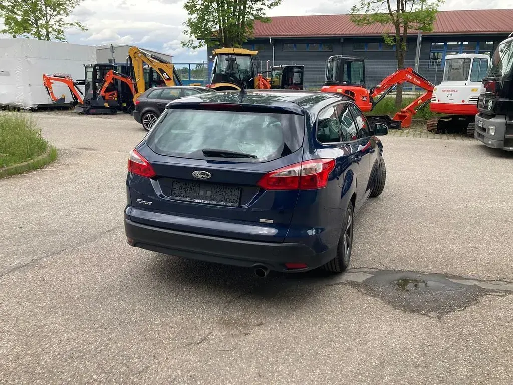 Używany Ford Focus S 150 KM (110 kW) 2013 Niebieski Sedan/Limuzyna