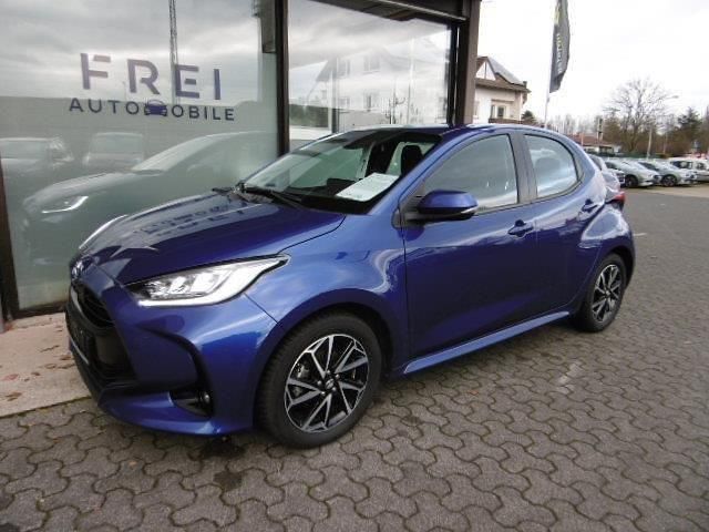 Blau Gebraucht 2021 Toyota Yaris Team Limousine | 17.980 € (Fairer Preis) - Bild 1/4