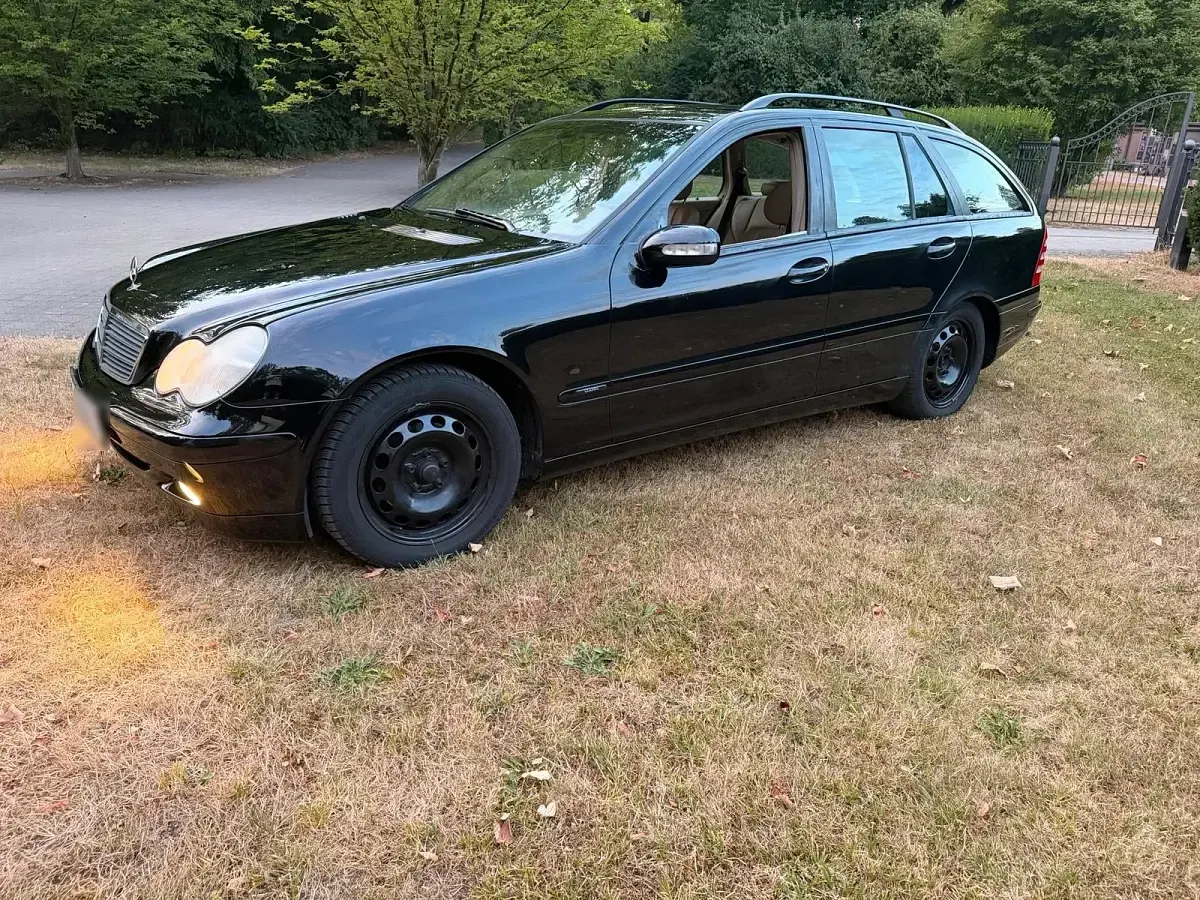 Gebraucht Mercedes C180 143 PS (105 kW) 2004 Schwarz Kombi