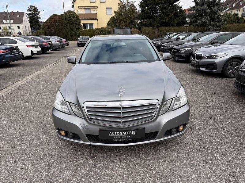 Gebraucht Mercedes E200 184 PS (135 kW) 2010 Silber Limousine