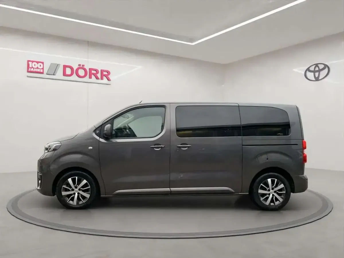Gebraucht Toyota Proace Verso Team 177 PS (130 kW) 2021 Basaltgrau metallic Kombi