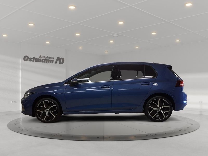 Gebraucht VW Golf VIII Style 150 PS (110 kW) 2024 Anemonenblau metallic Limousine