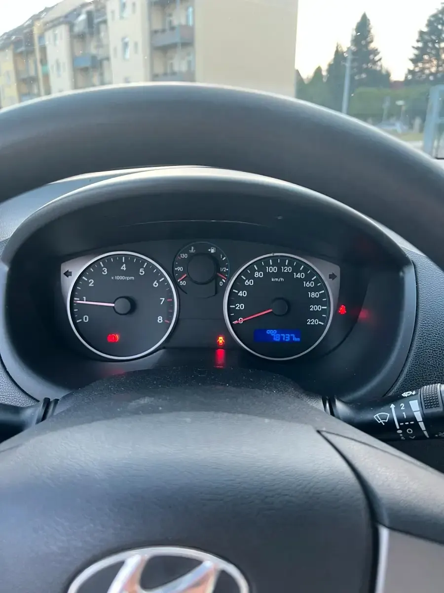 Gebraucht Hyundai i20 85 PS (62 kW) 2014 Schwarz Kleinwagen