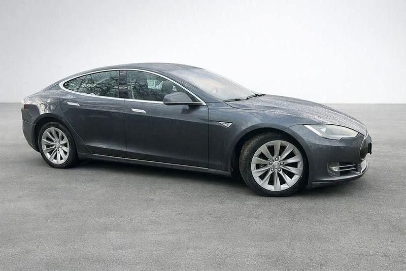 Grau Gebraucht 2015 Tesla Model S Kleinwagen | 19.900 € (Fairer Preis) - Bild 1/4