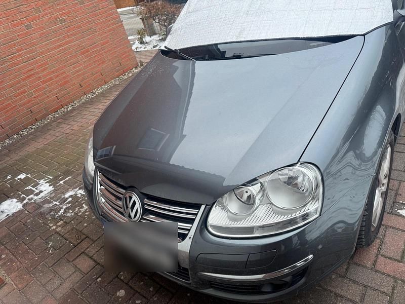 Gebraucht VW Jetta 102 PS (75 kW) 2009 Grau Limousine