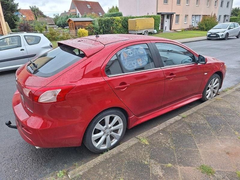 Gebraucht Mitsubishi Lancer Top 150 PS (110 kW) 2014 Rot Limousine