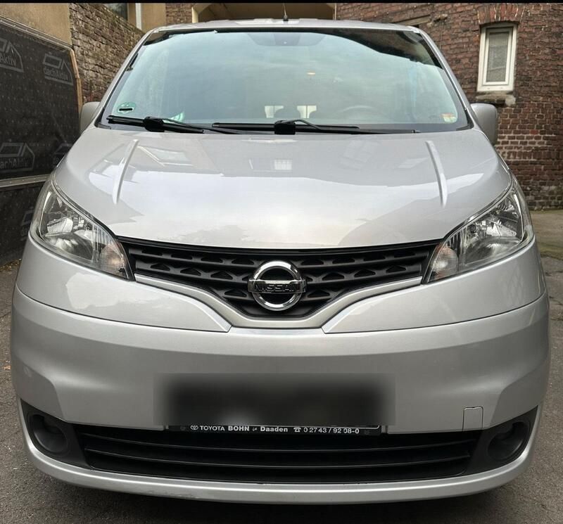 Silber Gebraucht 2018 Nissan Evalia Van / Kleinbus | 12.750 € (Guter Preis) - Bild 1/4
