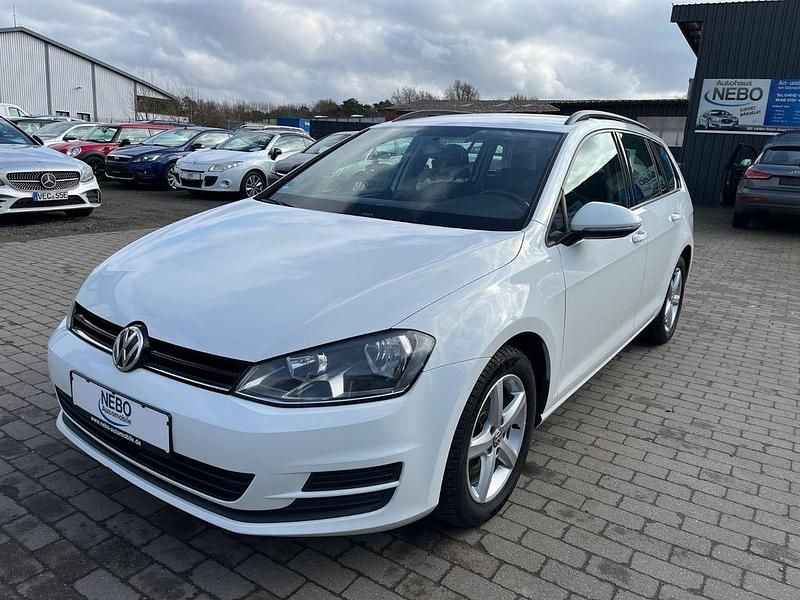 Gebraucht VW Golf VII Trendline 110 PS (80 kW) 2016 Weiß Kombi