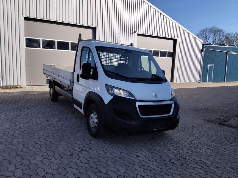 Gebraucht Peugeot Boxer 163 PS (119 kW) 2016 Lack weiss banquise Van