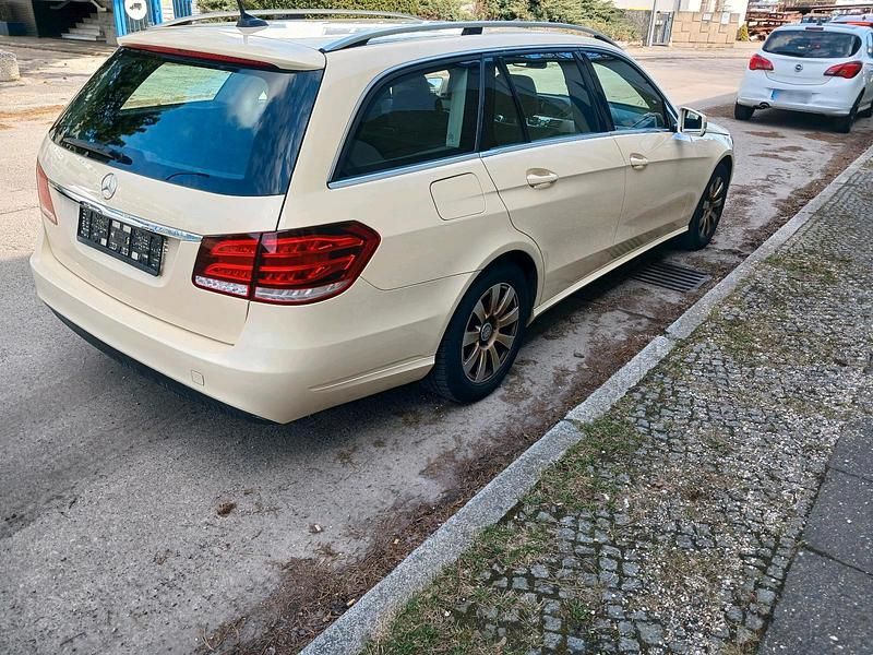 Gebraucht Mercedes E200 136 PS (100 kW) 2015 Beige Kombi
