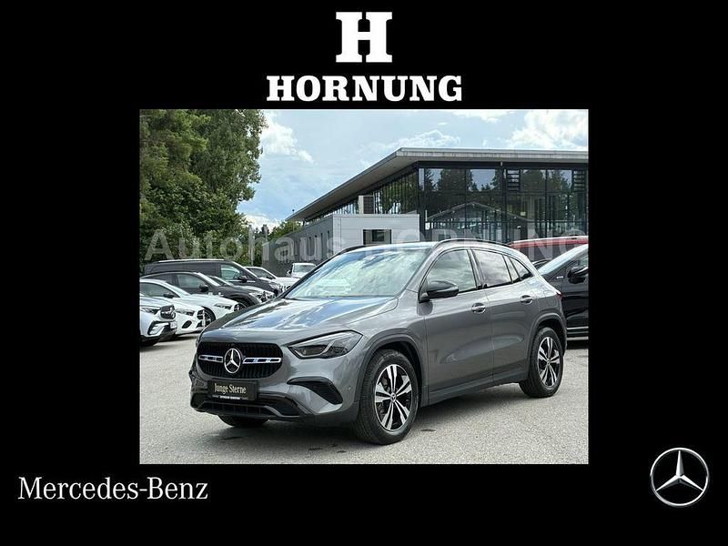 Metalliclack mountaingrau Gebraucht 2024 Mercedes GLA200 Progressive SUV | 45.900 € (Teuer) - Bild 1/4