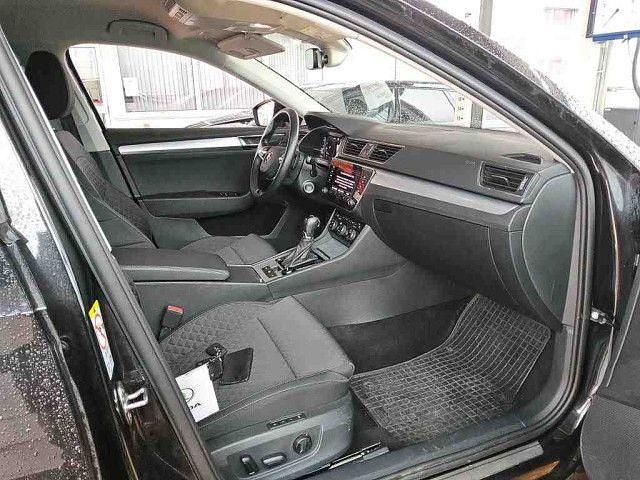 Gebraucht Skoda Superb Ambition 150 PS (110 kW) 2023 Schwarzmagic perleffekt Kombi