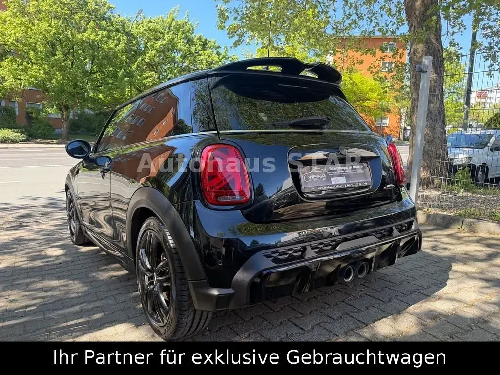 Gebraucht Mini John Cooper Works 231 PS (169 kW) 2021 Schwarz Kleinwagen