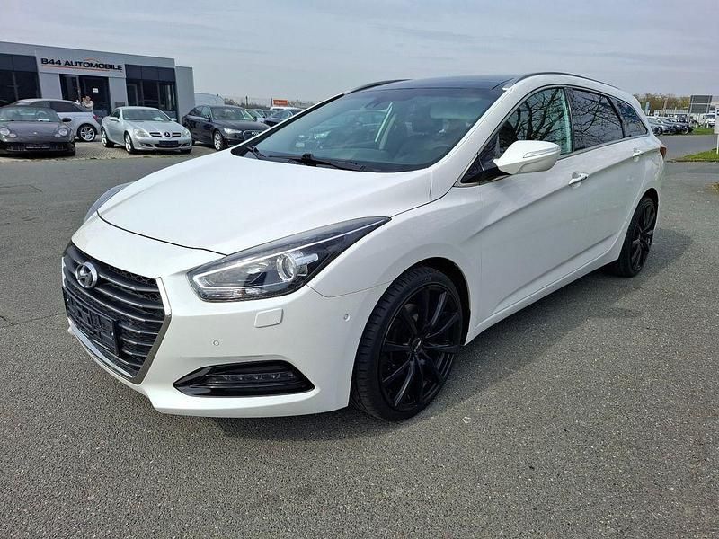 Gebraucht Hyundai i40 Premium 141 PS (103 kW) 2017 Weiß Kombi