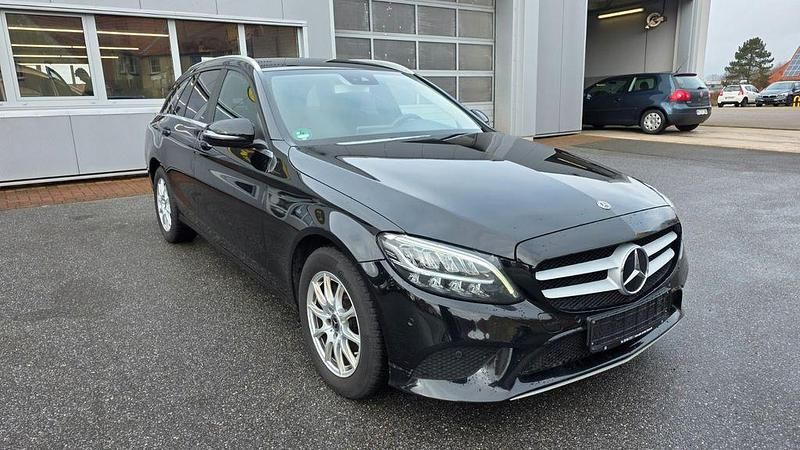 Gebraucht Mercedes C200 150 PS (110 kW) 2018 Schwarz Kombi
