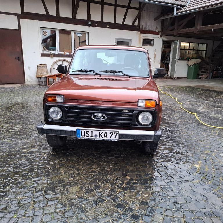 Gebraucht Lada Taiga 83 PS (61 kW) 2020 Braun SUV