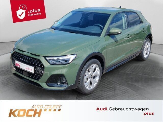 Distriktgrün metallic Gebraucht 2024 Audi A1 S-Line Kleinwagen | 26.890 € (Superpreis) - Bild 1/2