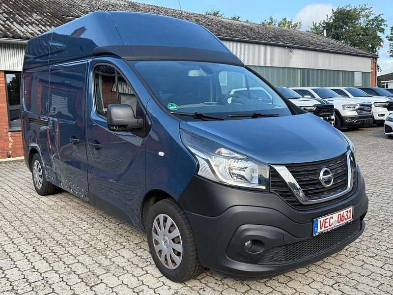 Blau Gebraucht 2017 Nissan NV300 Comfort Van | 7.199 € (Fairer Preis) - Bild 1/4