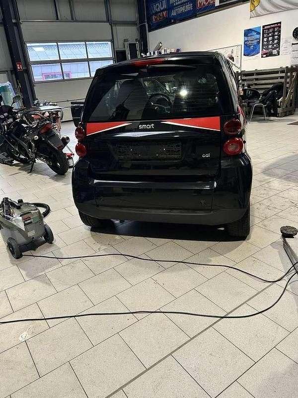 Gebraucht Smart ForTwo Coupé 54 PS (39 kW) 2011 Schwarz Kleinwagen