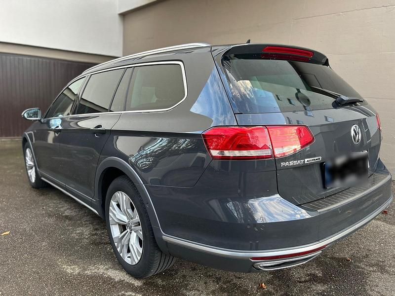 Gebraucht VW Passat Alltrack 190 PS (139 kW) 2018 Grau Kombi