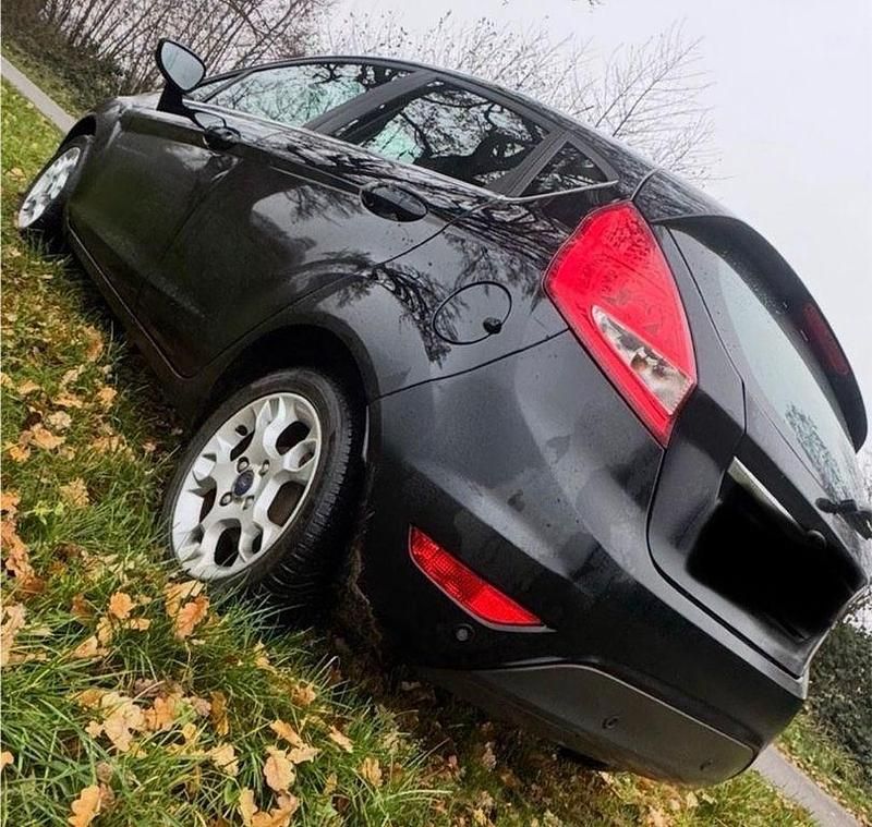 Gebraucht Ford Fiesta Titanium 97 PS (71 kW) 2012 Limousine