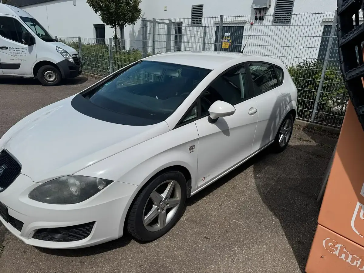 Gebraucht Seat Leon 105 PS (77 kW) 2011 Weiß Kleinwagen
