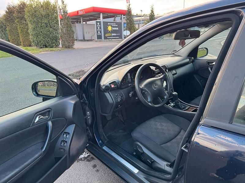 Gebraucht Mercedes C180 143 PS (105 kW) 2004 Schwarz Limousine