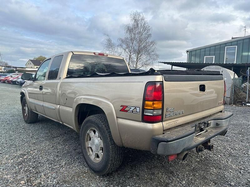 Gebraucht Chevrolet Silverado 271 PS (199 kW) 2004 Gold Pickup