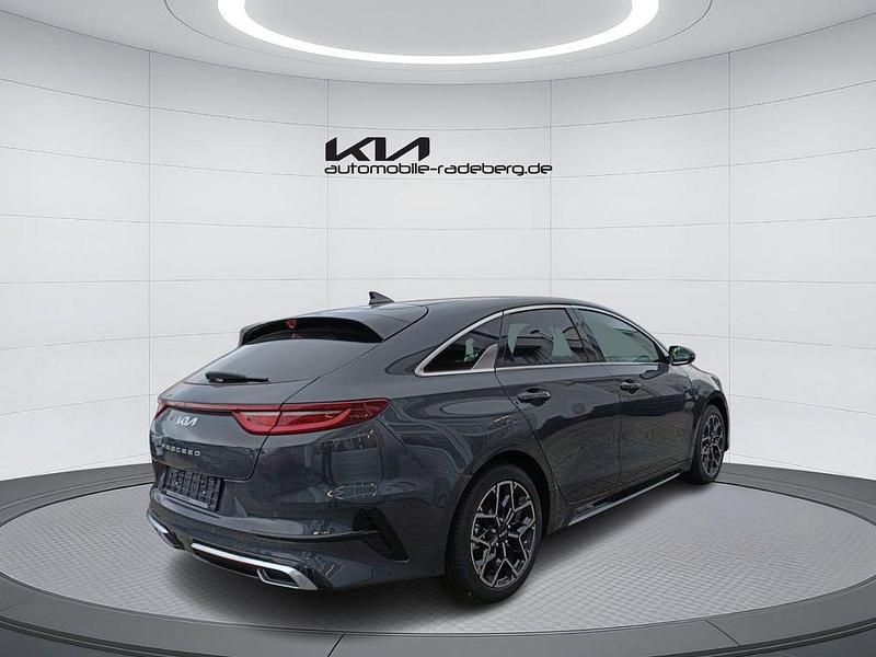 Gebraucht Kia ProCeed 140 PS (102 kW) 2024 Grau Kleinwagen