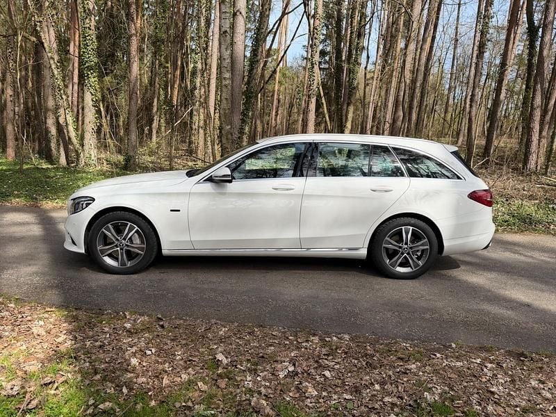 Gebraucht Mercedes C300e 211 PS (155 kW) 2020 Weiß Kombi