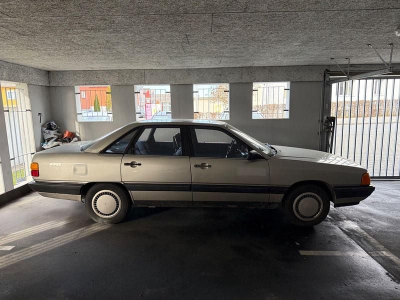 Gebraucht Audi 100 90 PS (66 kW) 1984 Grau Limousine