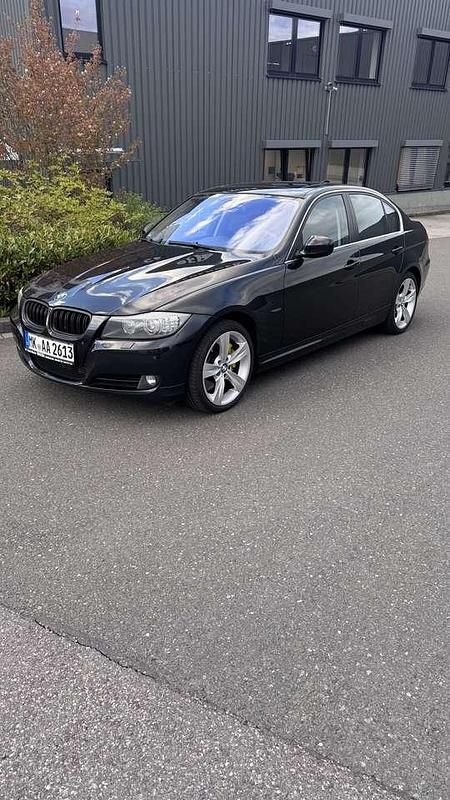 Gebraucht BMW 330 245 PS (180 kW) 2009 Schwarz Limousine