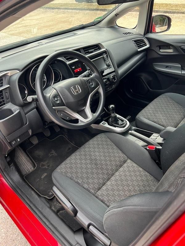 Gebraucht Honda Jazz Trend 102 PS (75 kW) 2016 Rot Kleinwagen