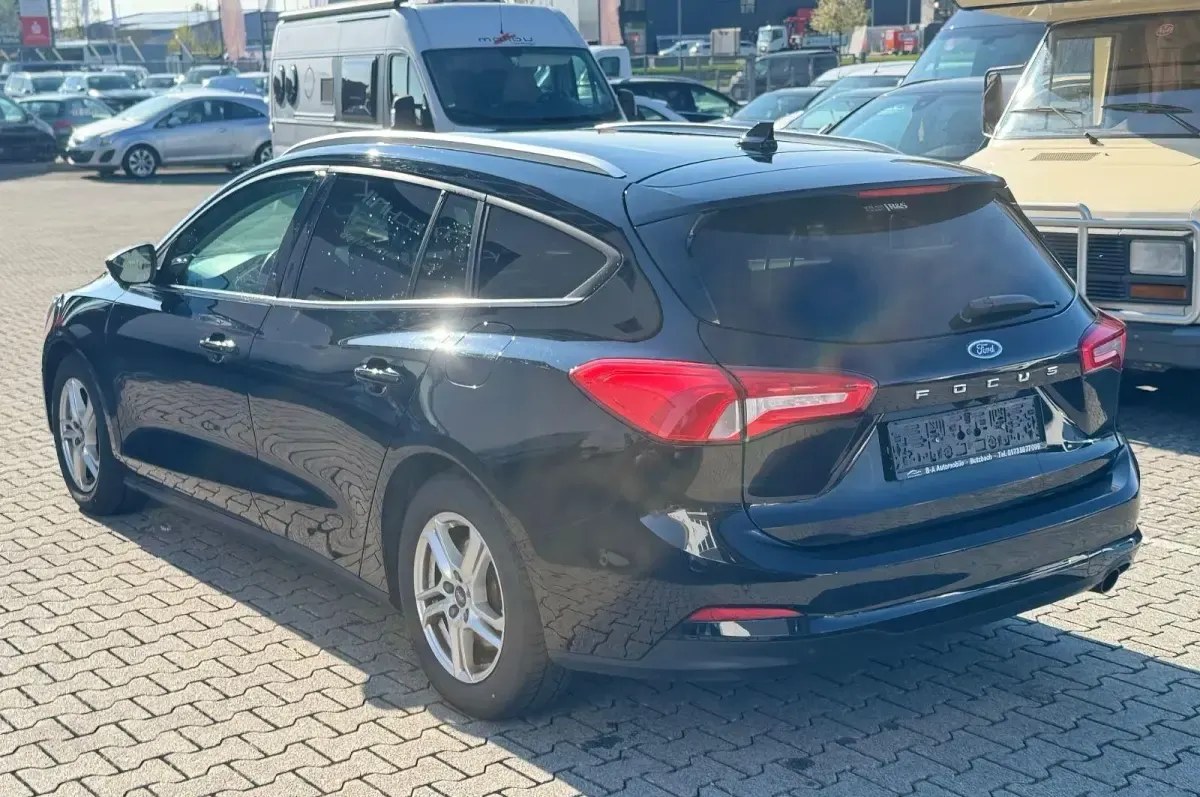 Gebraucht Ford Focus Cool & Connect 125 PS (91 kW) 2020 Schwarz Kombi