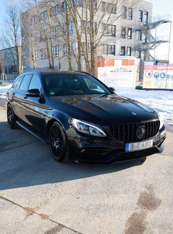 Schwarz Gebraucht 2017 Mercedes C63 AMG AMG Kombi | 33.699 € - Bild 1/4