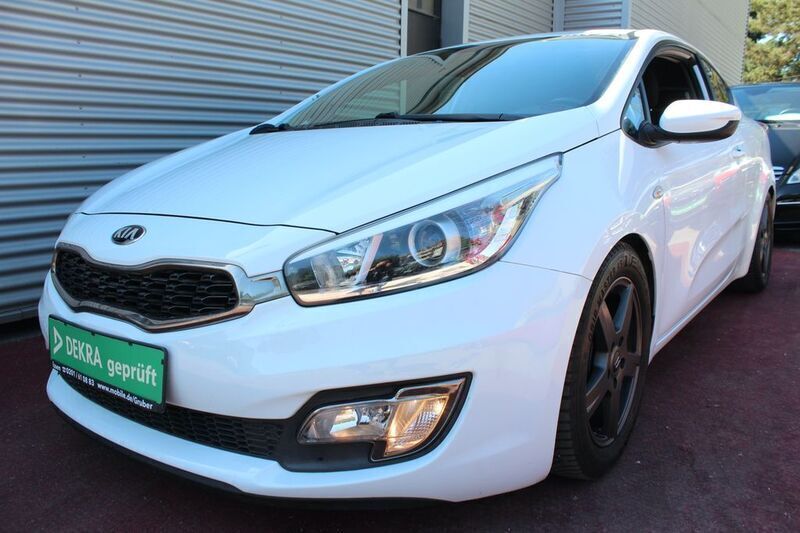Weiß Gebraucht 2014 Kia ProCeed Edition 7 Kleinwagen | 8.979 € (Etwas zu teuer) - Bild 1/4