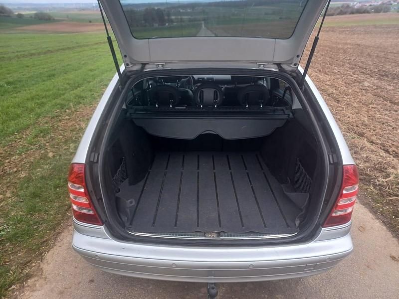 Gebraucht Mercedes C220 Elegance 150 PS (110 kW) 2005 Silber Kombi