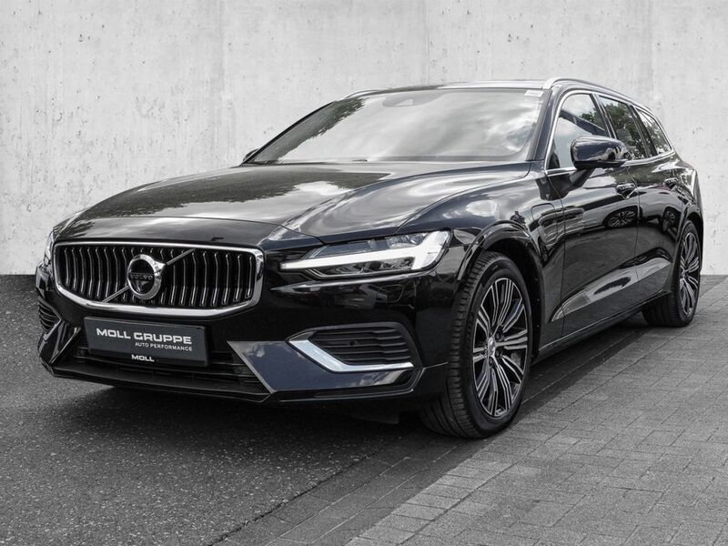 Gebraucht Volvo V60 Plus 253 PS (186 kW) 2022 Onyx black / metallic Kombi